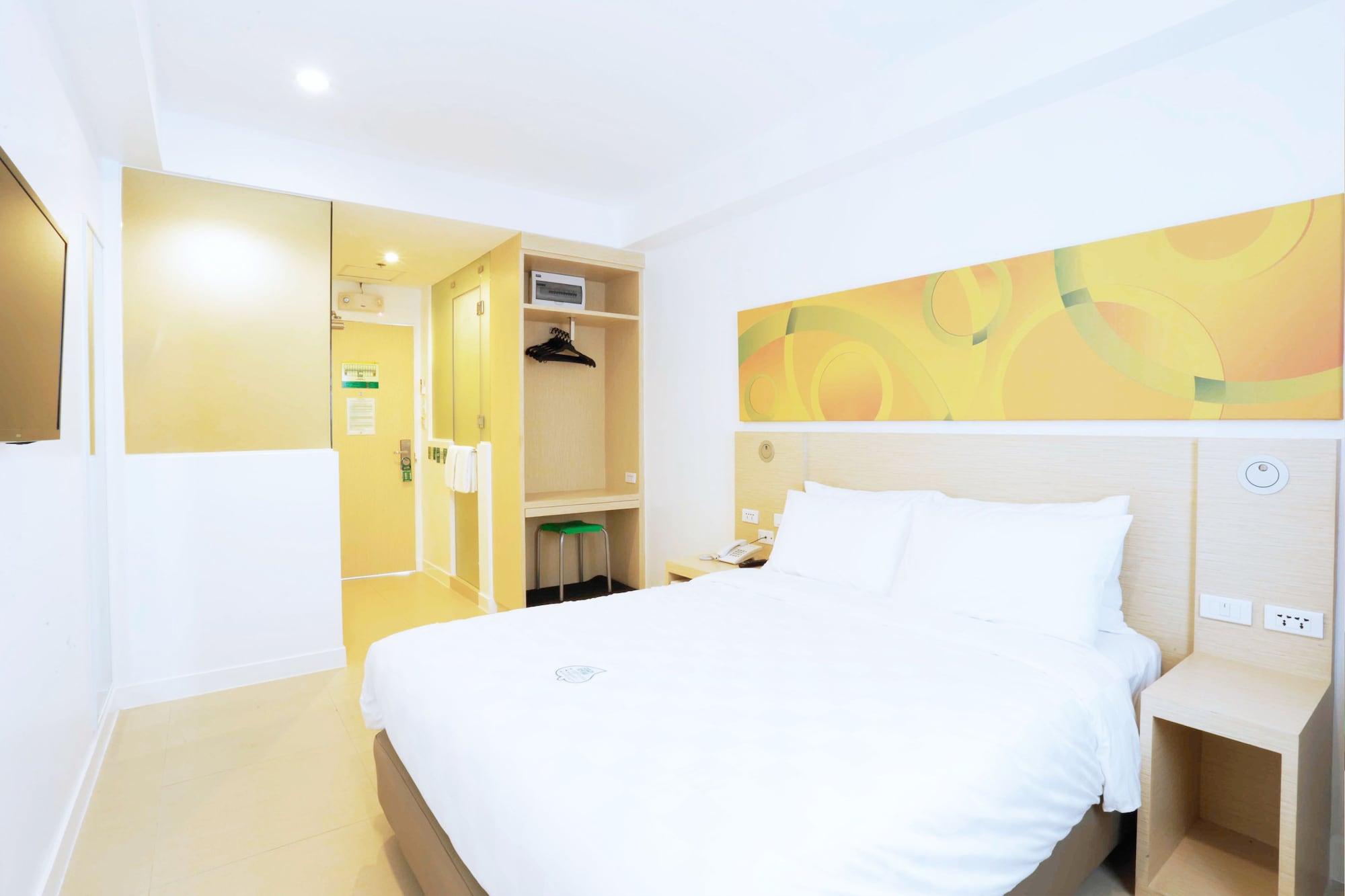 Go Hotels Ermita, Манила Екстериор снимка