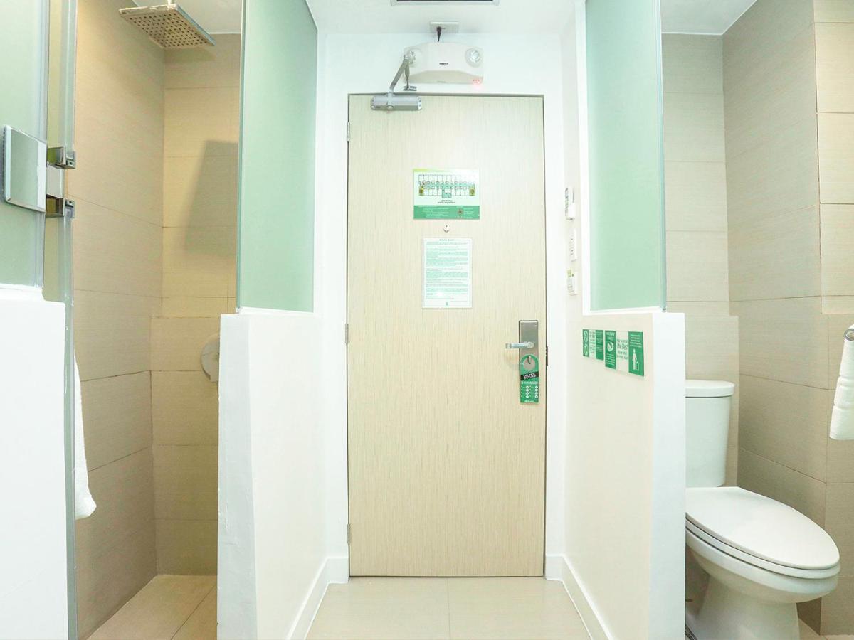 Go Hotels Ermita, Манила Екстериор снимка