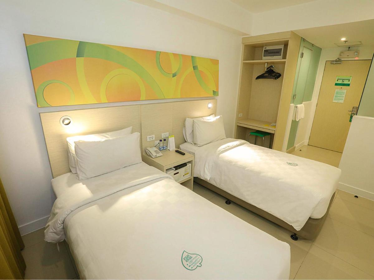 Go Hotels Ermita, Манила Екстериор снимка