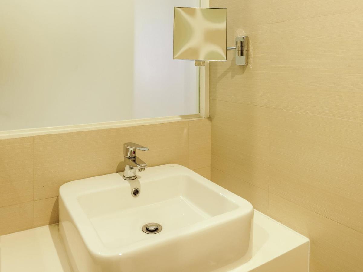 Go Hotels Ermita, Манила Екстериор снимка