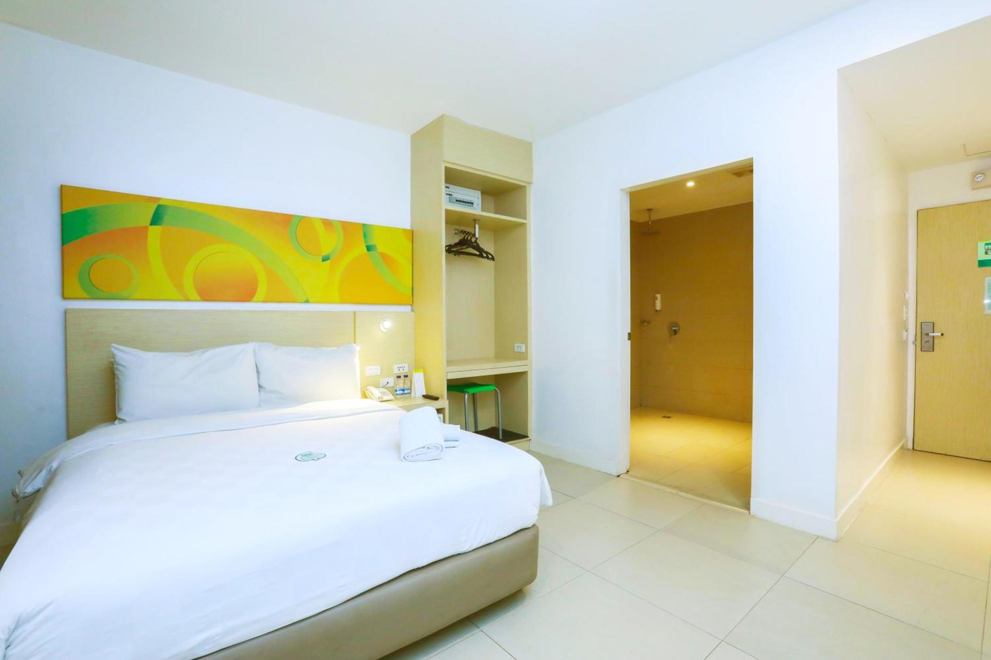 Go Hotels Ermita, Манила Екстериор снимка